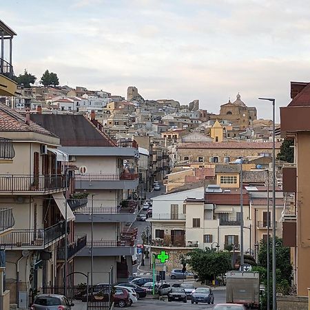 Appartamento "Rina Centro Sicilia" Pietraperzia Ngoại thất bức ảnh