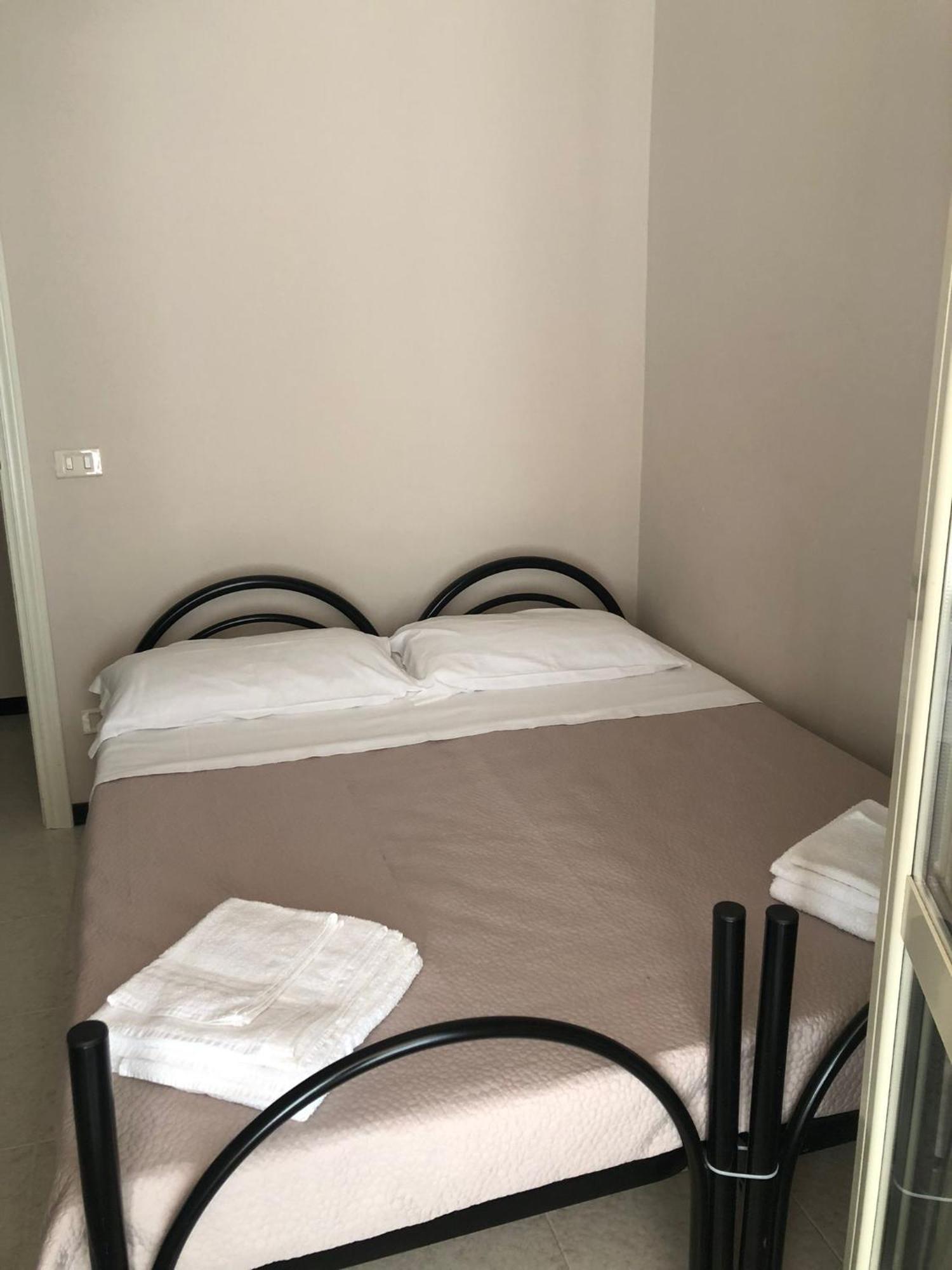 Appartamento "Rina Centro Sicilia" Pietraperzia Ngoại thất bức ảnh